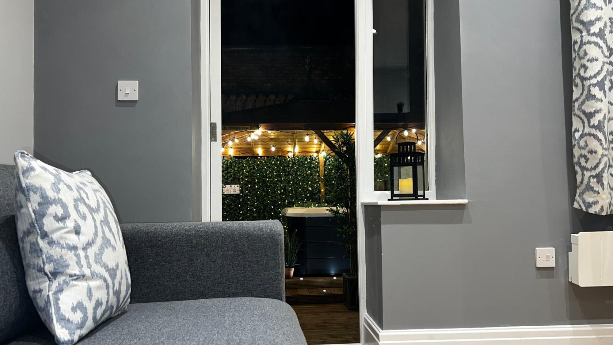 Apartment The Gathering On The Rows - Centre/veranda/hot Tub Cathedral Views Chester